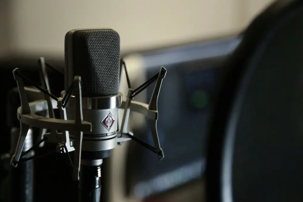 Dubbing Voice-Over